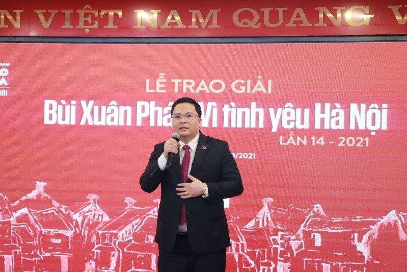 Chủ tịch JVE Group Nguyễn Tuấn Anh phát biểu khi nhận Giải thưởng Ý tưởng Vì tình yêu Hà Nội 14 - 2021