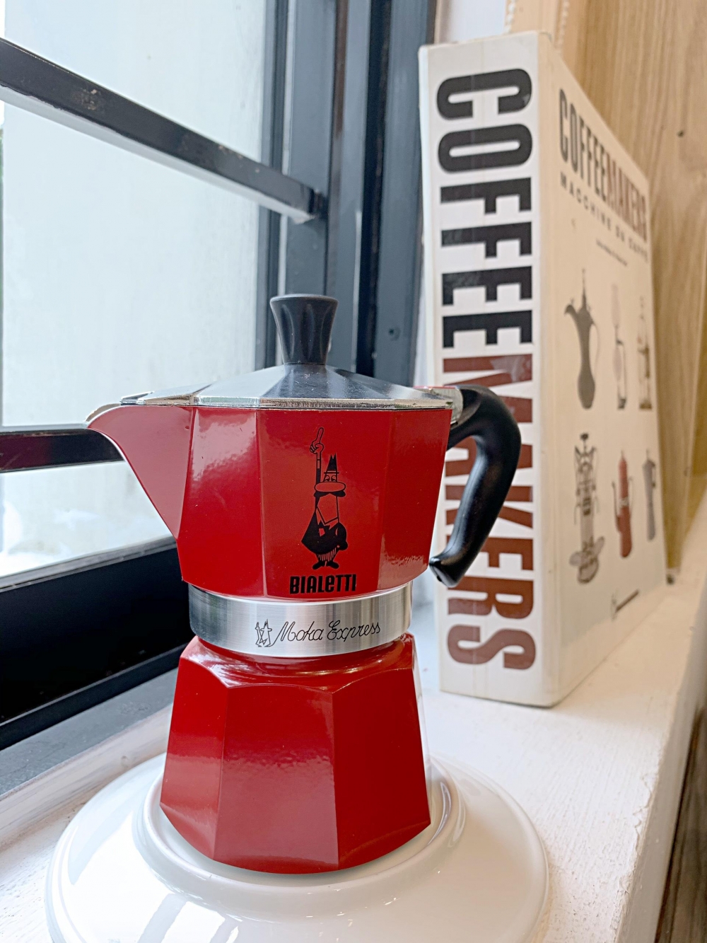 Máy pha cà phê Moka Express bất ngờ tăng manh trong năm 2020 lên đến 4 triệu sản phẩm nhờ vào các lệnh giãn cách xã hội được thực thi ở châu Âu