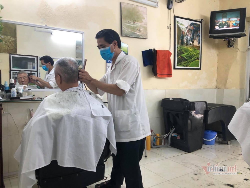 Thu thuế đối với dịch vụ cắt tóc gội đầu đã thực hiện từ năm 2015  Tài  chính  Vietnam VietnamPlus