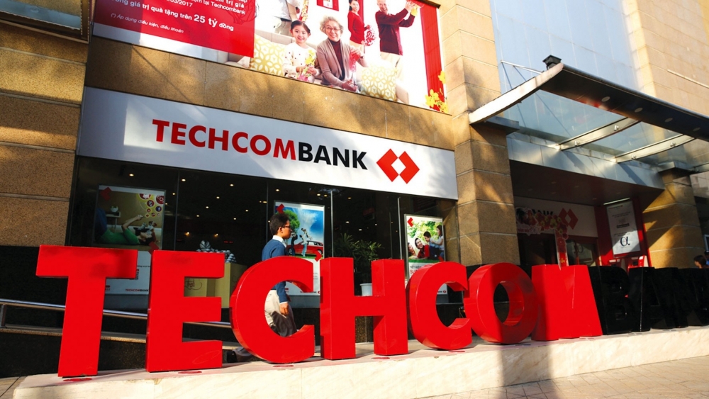 Techcombank miến phí giao dịch tại quầy thay cho F@st Mobile bị lỗi