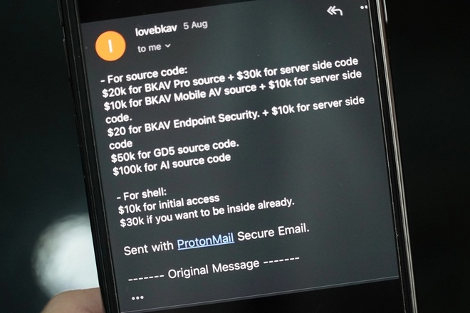 Trước đó tài khoản của hacker này cũng đã đang "báo giá" để sở hữu mã nguồn được cho là của BKAV
