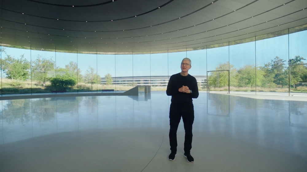  Tim Cook mở đầu buổi ra mắt sản phẩm mới của Apple. 