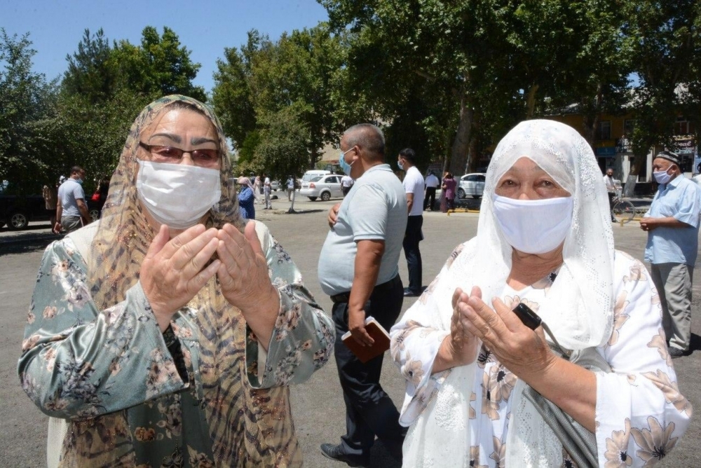 Cập nhật tình hình dịch COVID-19: Uzbekistan khuyến khích người dân đi bộ để nâng cao sức khoẻ