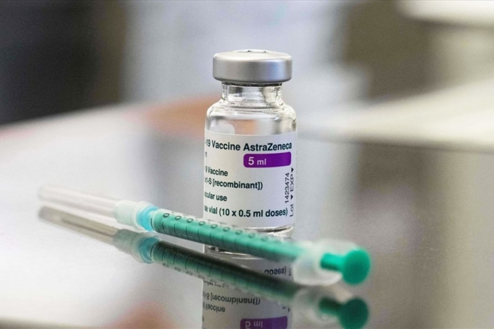 Do số lượng liều vắc-xin của AstraZeneca về ít nên Bộ Y tế sẽ thực hiện tiêm theo yêu cầu của Nghị quyết 21 với 9 đối tượng ưu tiên