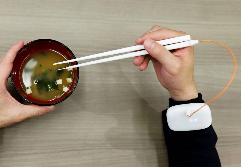 Japanese Researchers Develop Electric Chopsticks