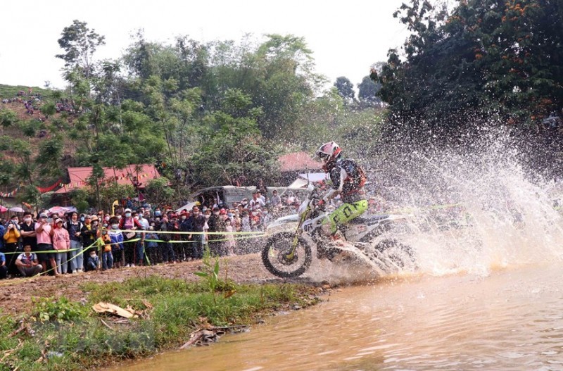 Giải đua mô tô địa hình Việt Nam năm 2022 - những hình ảnh ấn tượng