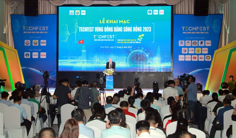 Toàn cảnh phiên khai mạc Techfest 2023 Đồng bằng sông Hồng tại Nam Định