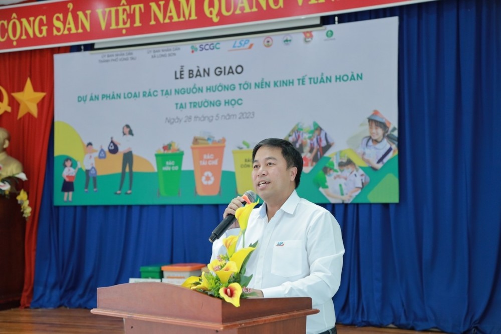 Ông Noppon Summaprasit, Giám đốc giai đoạn chuẩn bị chạy thử – Phân xưởng hạ nguồn, Công ty TNHH Hóa dầu Long Sơn phát biểu mở đầu tại sự kiện