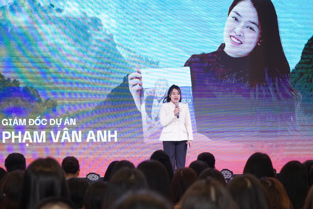 Bà Phạm Vân Anh - Giám đốc dự án xóa bớt cho em