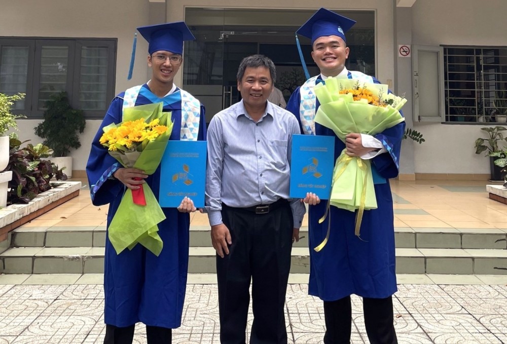 Hai sinh viên Việt Nam công bố nghiên cứu mới về mô hình AI đa ngôn ngữ tại hội nghị AAAI