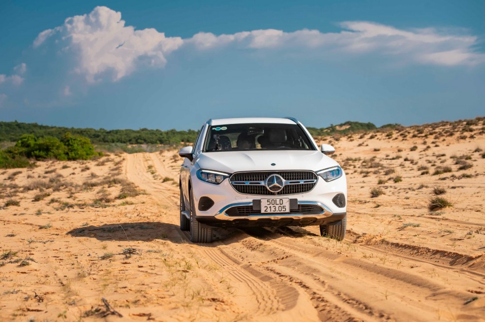 Mercedes-Benz Việt Nam bảo hành 5 năm, ercedes-Benz GLC X254, Mercedes-AMG C 43 4MATIC