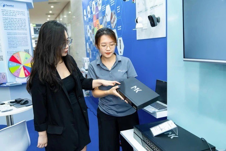 Các doanh nghiệp công nghệ Việt hợp tác sản xuất thiết bị mạng Make in Vietnam