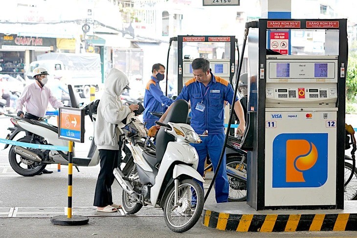 Tăng cường áp dụng hóa đơn điện tử trong bán lẻ xăng dầu: Khuyến khích người dân lấy hóa đơn