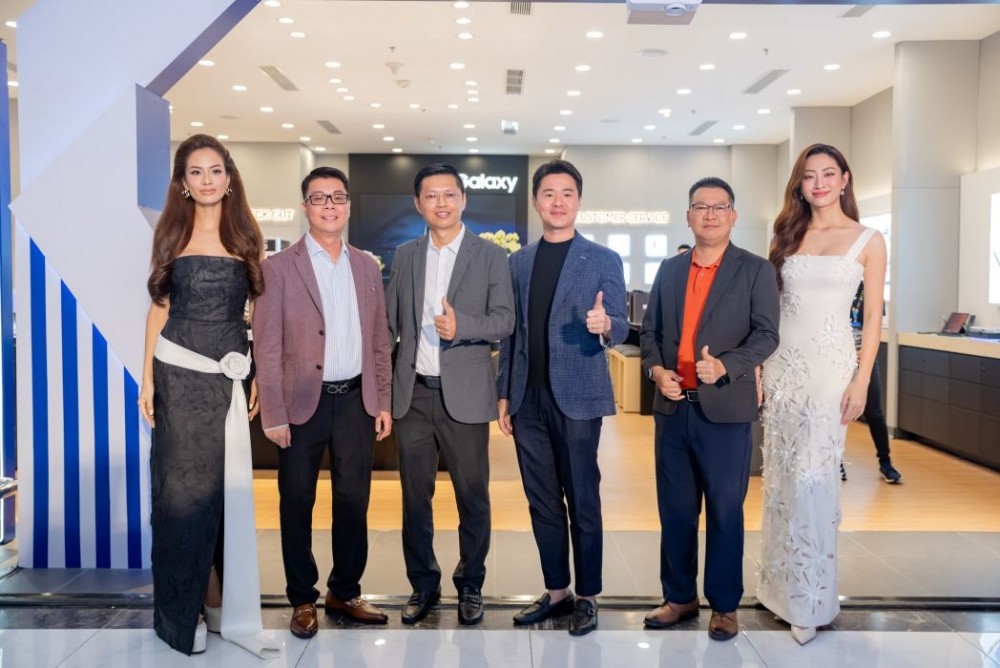 Samsung khai trương cửa hàng trải nghiệm tại TTTM Giga Mall