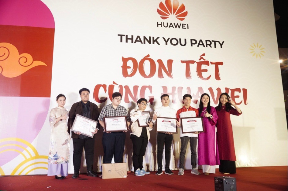 Huawei vinh danh 06 sinh viên chiến thắng cuộc thi ICT Competition Vietnam 2023 – 2024