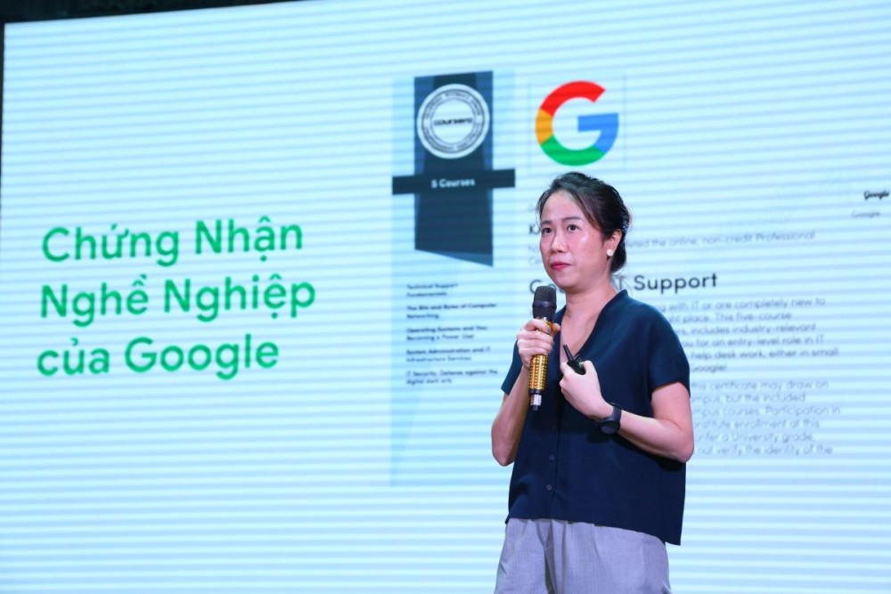Bà Hà Lâm Tú Quỳnh - Giám đốc Quan hệ Công chúng và Truyền thông, phụ trách Việt Nam, khu vực Châu Á - Thái Bình Dương trình bày