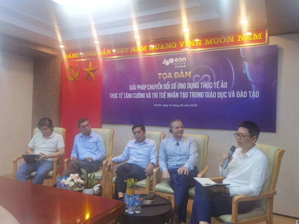 GIẢI PHÁP CHUYỂN ĐỔI SỐ ỨNG DỤNG THỰC TẾ ẢO, THỰC TẾ TĂNG CƯỜNG VÀ TRÍ TUỆ NHÂN TẠO TRONG GIÁO DỤC & ĐÀO TẠO