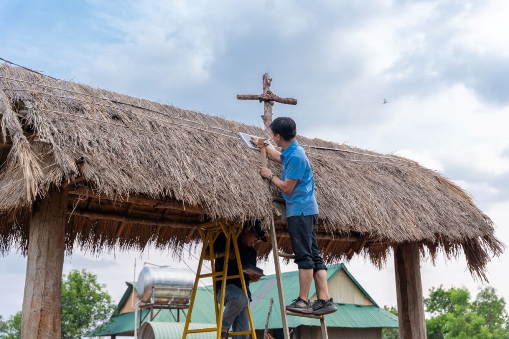 Signify thắp sáng tình thương trên vùng cao 