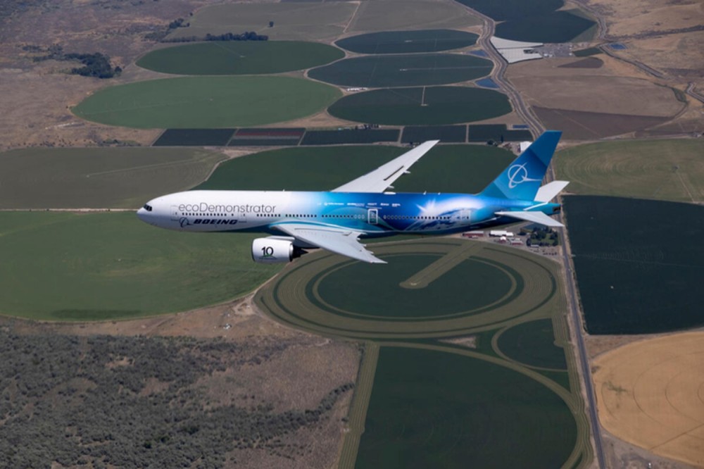 Chương trình Boeing ecoDemonstrator 2024 sẽ thử nghiệm 36 công nghệ mới trên máy bay Boeing 777-200ER (Extended Range). Đây là năm thứ ba chương trình triển khai trên dòng máy bay này. (Ảnh: Boeing)
