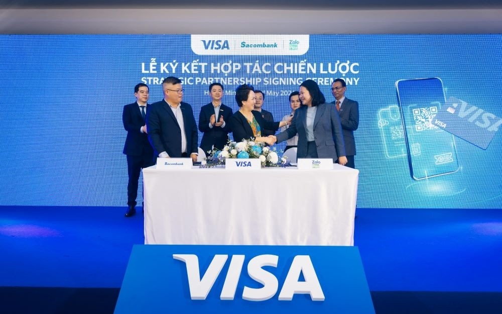 Bằng cách mở rộng hợp tác với MoMo, VNPAY và ZaloPay, Visa sẽ tăng cường trải nghiệm thanh toán dễ dàng cho chủ thẻ khi giao dịchtại các đơn vị kinh doanh vừa và nhỏ