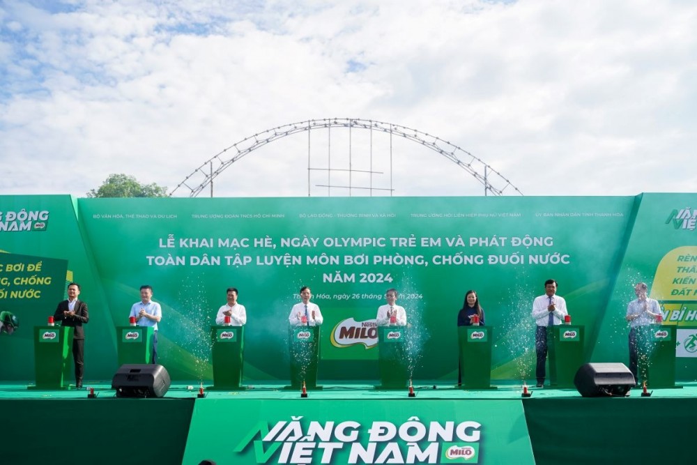 Lễ Khai mạc hè, Ngày Olympic trẻ em và Phát động toàn dân tập luyện môn bơi phòng, chống đuối nước quốc gia năm 2024 vừa diễn ra tại Quảng trường Lam Sơn (Thanh Hoá).