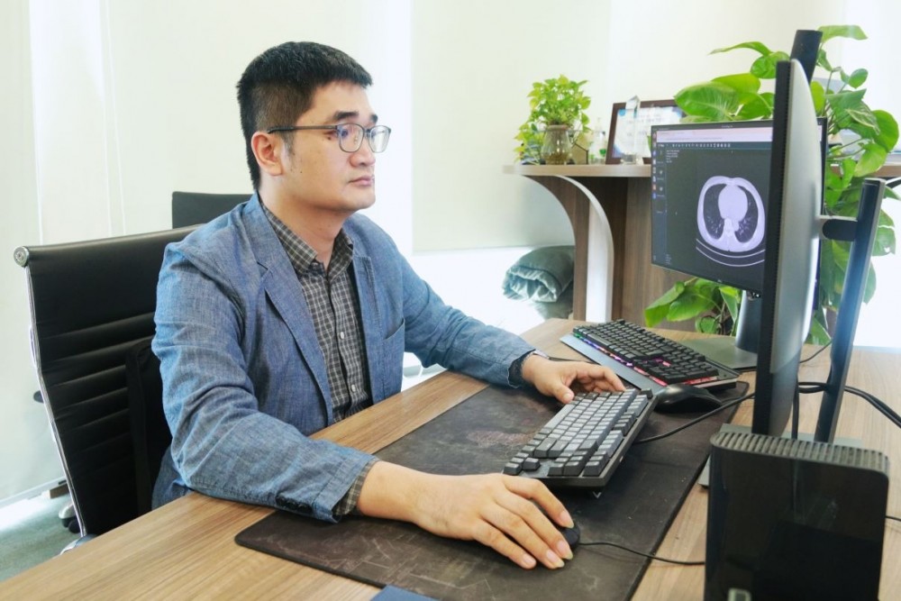 Theo đó, VinDr của VinBigdata là sản phẩm AI đầu tiên và duy nhất tại Việt Nam sở hữu chứng nhận của Cục quản lý Thực phẩm và Dược phẩm Hoa Kỳ (FDA) ở hạng mục phân tích ảnh X-quang tuyến vú.