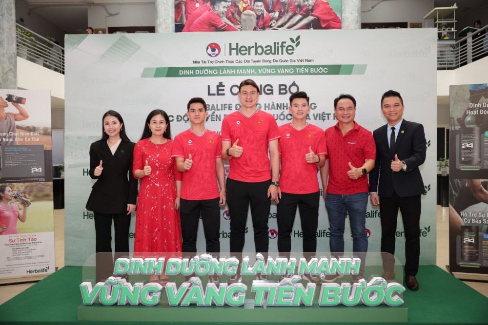 Theo đó, Herbalife Việt Nam đã đánh dấu hành trình mới trong 3 năm tiếp theo (2024-2027) với Liên Đoàn Bóng Đá Việt Nam (LĐBĐVN).
