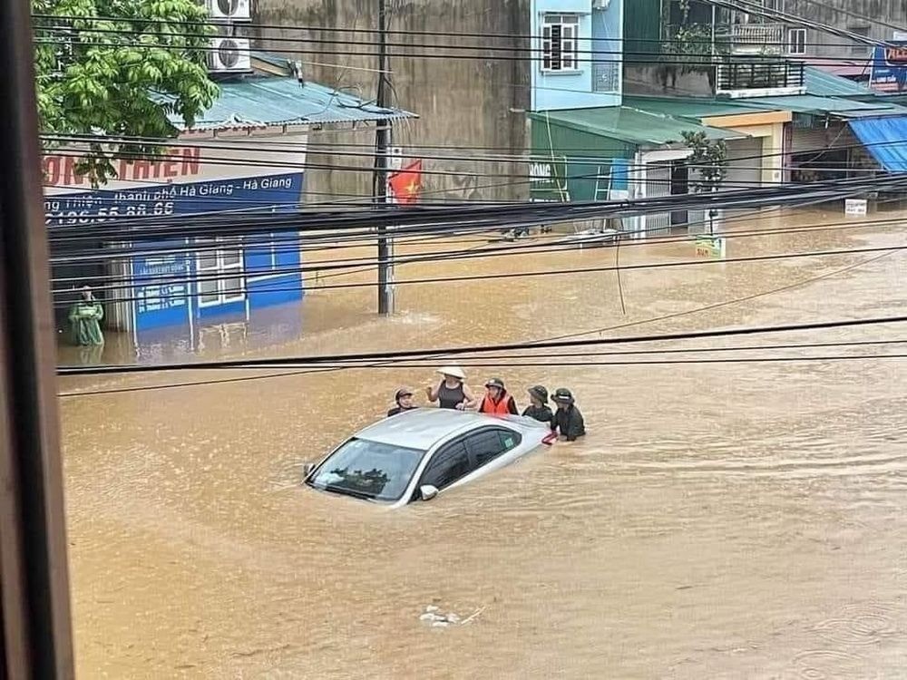 Thông qua công điện khẩn mà BCĐ Quốc gia Phòng chống thiên tai gửi trên Zalo, hơn 6 tiệu người dân miền Bắc đã chủ động ứng phó với lũ quét trên diện rộng.