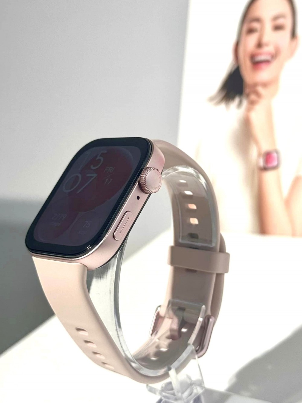 Với hơn 10.000 đơn đặt hàng trước chỉ trong 7 ngày, đồng hồ thông minh HUAWEI Watch Fit 3 đã trở thành dòng smartwatch được yêu thích nhất kể từ trước đến nay.