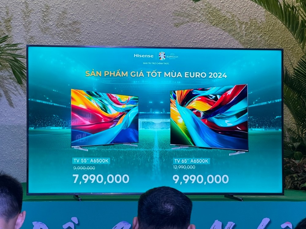 Để chào đón UEFA EURO 2024™, Tập đoàn điện tử Hisense đã ra mắt chiến dịch “Dẫn Đầu Công Nghệ, Bùng Nổ EURO” thông qua gói tài trợ toàn cầu với UEFA EURO 2024™, hợp tác cùng Manuel Neuer trong vai trò Đại sứ toàn cầu của thương hiệu, và trở thành Nhà cung cấp màn hình chính thức cho công nghệ Video hỗ trợ trọng tài (VAR) cho UEFA EURO 2024™.