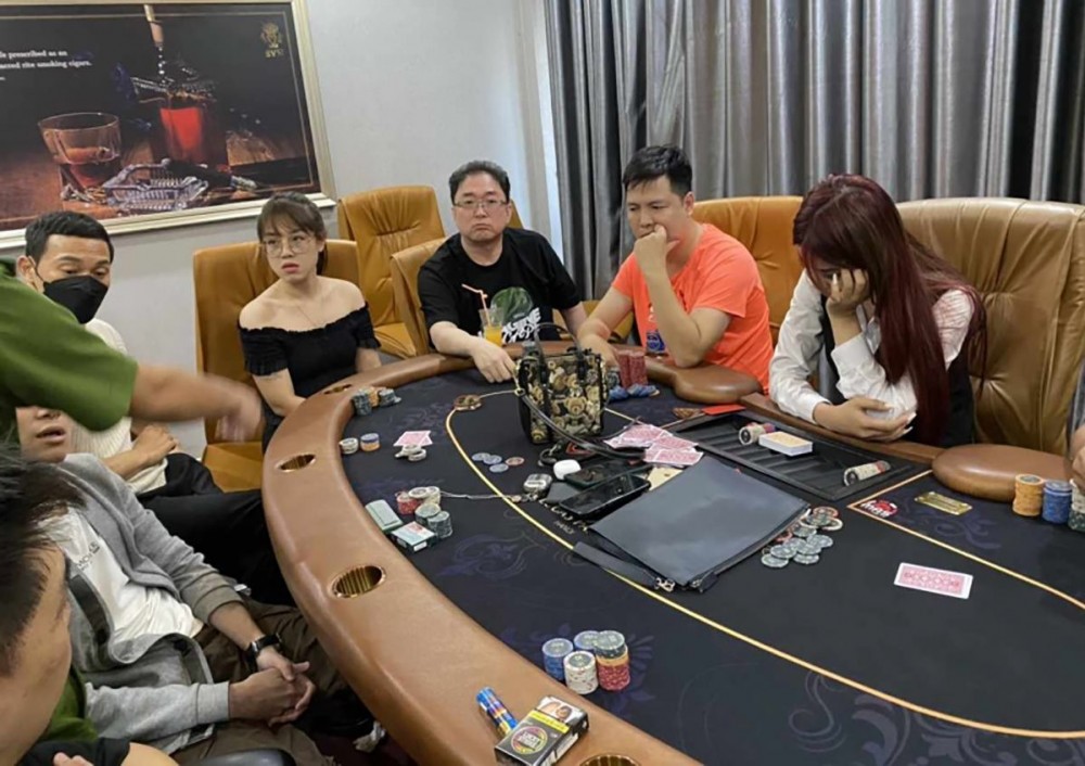 Hàng chục người bị bắt vì đánh bạc Poker 20 tỷ đồng ở Hà Nội
