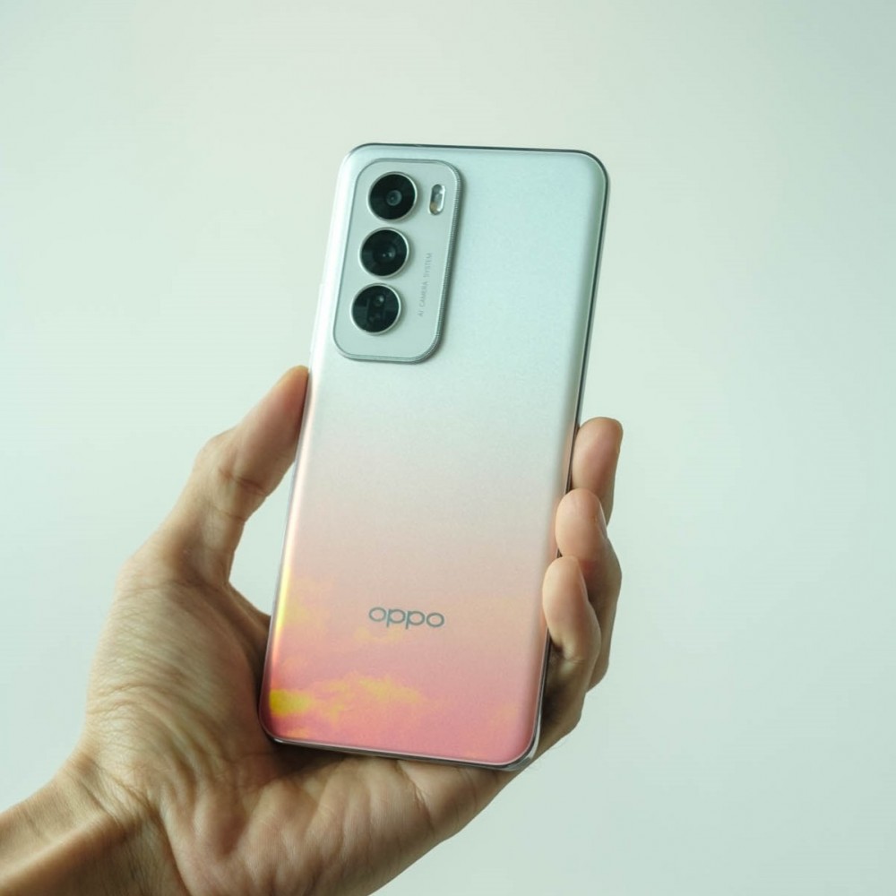 Thế hệ OPPO Reno12 Series vừa chính thức được OPPO ra mắt tại thị trường Việt Nam. Đây là dòng máy chủ lực mới nhất của OPPO với 3 phiên bản là Reno12 Pro 5G, Reno12 5G và Reno12 F 5G cùng đa dạng sắc màu và dung lượng bộ nhớ để đáp ứng nhu cầu người dùng.