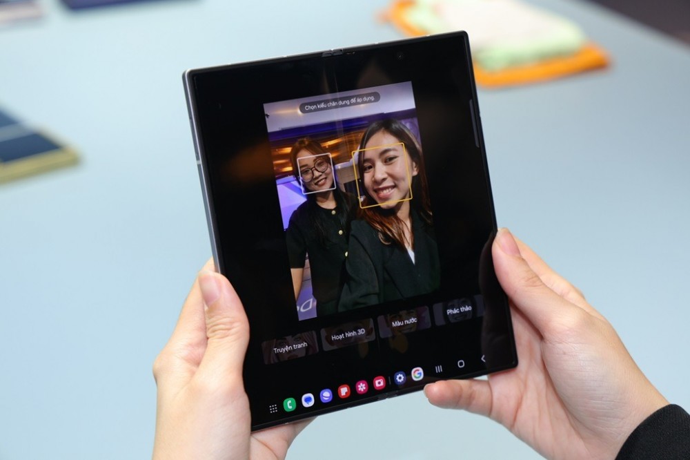 Samsung Galaxy Z Fold 6, điện thoại màn hình gập