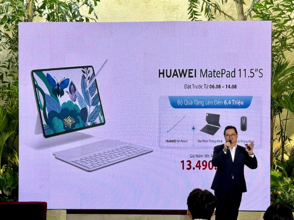 Người dùng cũng có thể sử dụng HUAWEI MatePad 11.5"S ở bất cứ môi trường nào, từ trong nhà cho tới ngoài trời nhờ tính năng PaperMatte Display. Để tái tạo tốt hơn trải nghiệm đọc giống như trên giấy, HUAWEI MatePad 11.5"S cũng cung cấp chế độ Màu sắc, trong đó thuật toán độc quyền điều chỉnh ánh xạ giữa độ sáng màn hình, màu sắc và nhiệt độ màu, mang lại cả lợi ích thẩm mỹ và sự thoải mái hơn cho mắt. Người dùng chỉ cần kích hoạt chế độ này để tận hưởng màu mực mềm mại trên giấy, dù đọc truyện tranh hay tin tức hàng ngày. Chứng nhận Hiệu suất cao về Giảm mệt mỏi thị giác 2.0 của SGS, Chứng nhận Ánh sáng xanh thấp (Giải pháp phần cứng) của TÜV Rheinland và Chứng nhận Không nhấp nháy và Không phản chiếu của TÜV Rheinland… sẽ giúp người dùng HUAWEI MatePad 11.5”S thoải mái sử dụng trong thời gian dài mà không lo bị mỏi mắt.