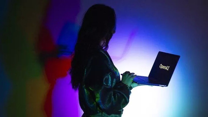  OpenAI lo ngại về việc người dùng "yêu" ChatGPT, cảnh báo rủi ro xã hội