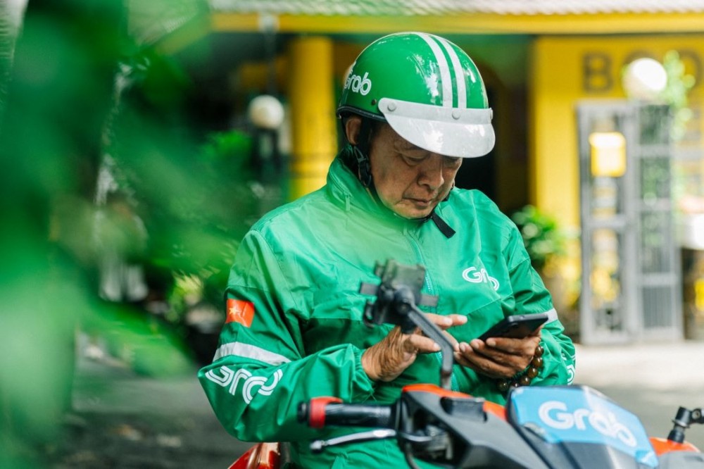Theo đó, chương trình tri ân đối tác tài xế sẽ diễn ra trong tháng 8 và tháng 9, bao gồm chương trình thưởng, sự kiện Ngày hội tài xế công nghệ 2024, chuyến xe bất ngờ, và chương trình trò chuyện GrabTalks số đặc biệt…