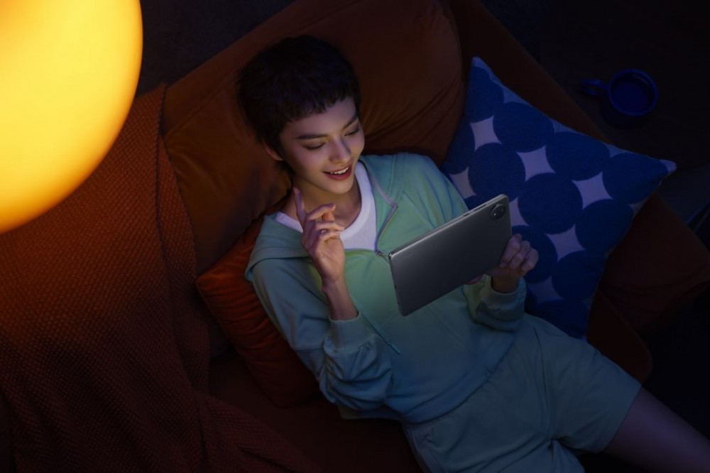 Với thiết kế nhỏ gọn, máy tính bảng mới Redmi Pad SE 8.7 đi kèm cấu hình mạnh mẽ, đáp ứng đa dạng nhu cầu làm việc và giải trí của người dùng, ở bất kỳ đâu.
