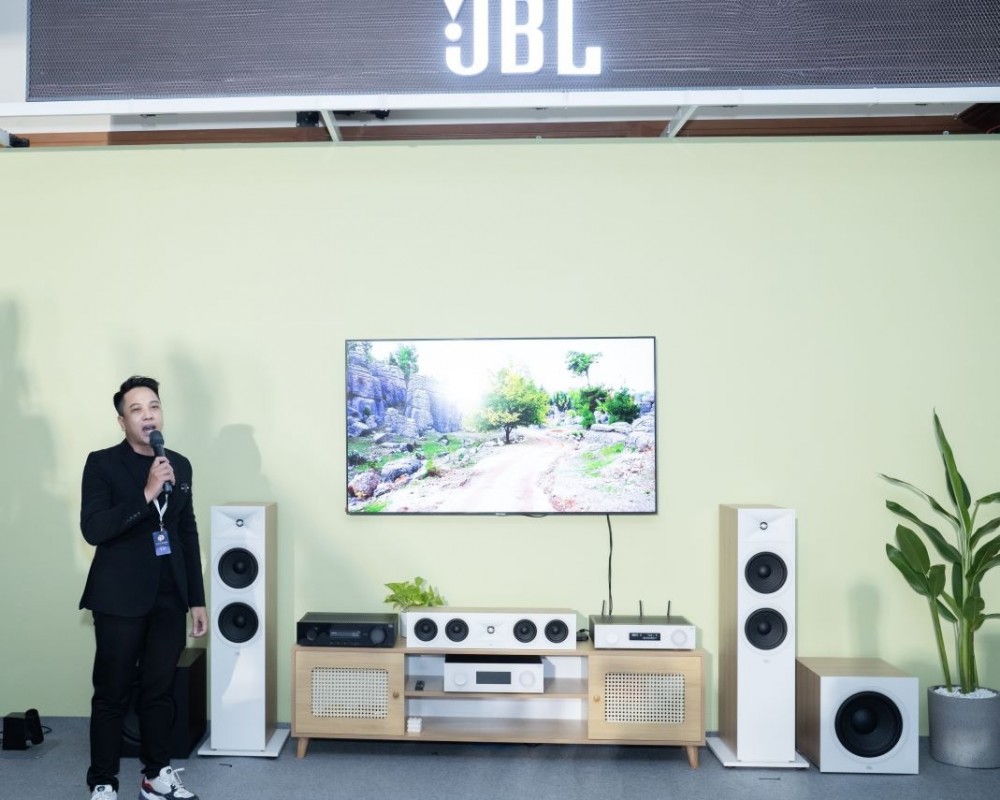 JBL ra mắt loạt thiết bị giải trí gia đình mới 