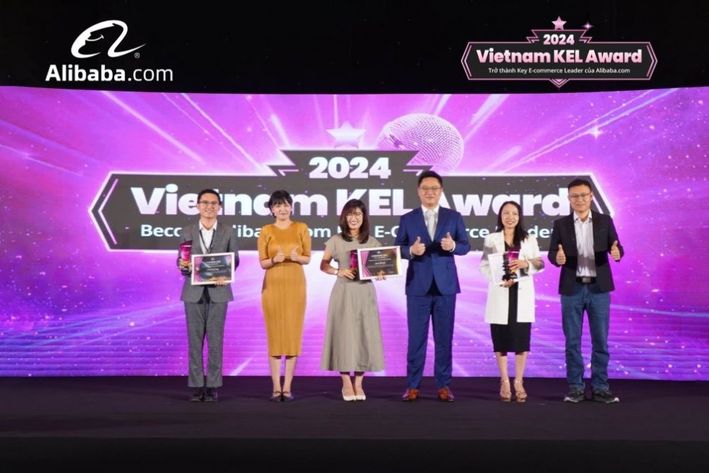 Đây là chương trình do Alibaba.com phối hợp với Cục Xúc tiến thương mại (Bộ Công Thương) tổ chức Vòng chung kết Quốc gia Việt Nam của Giải thưởng Nhà lãnh đạo Thương mại Điện tử (KEL Award).