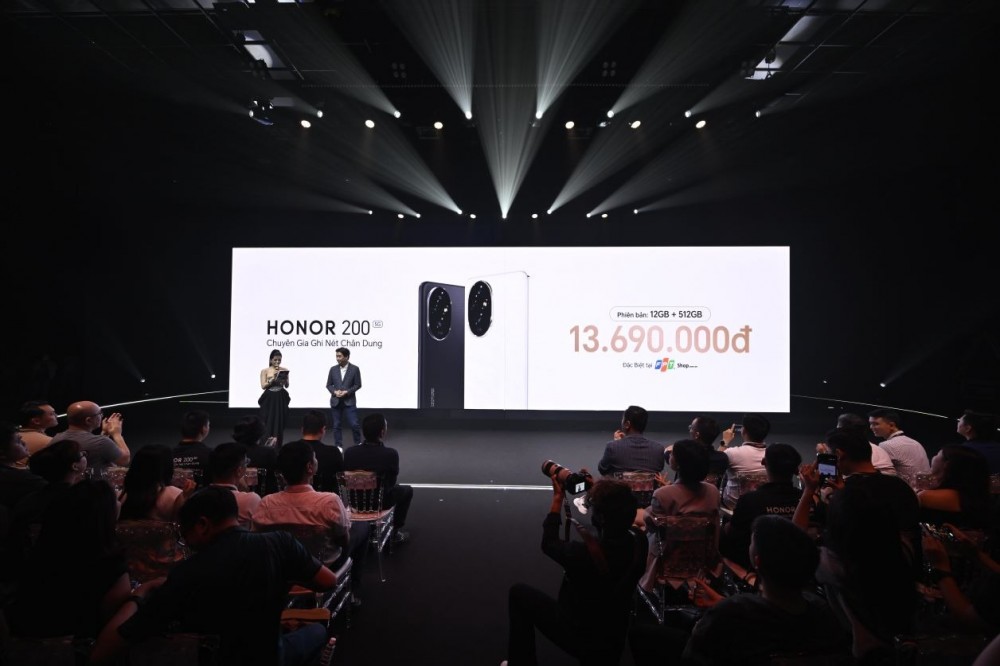  HONOR 200 có hai màu sắc Đen Huyền Thoại và Trắng Ánh Trăng cùng 