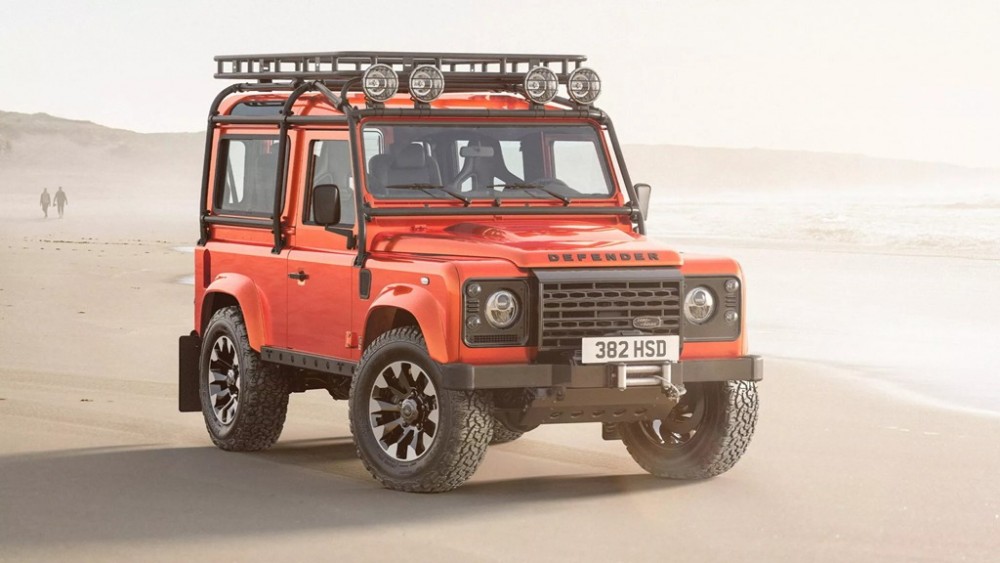 Land Rover hồi sinh Defender V8 cổ điển