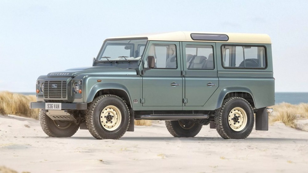 Land Rover hồi sinh Defender V8 cổ điển