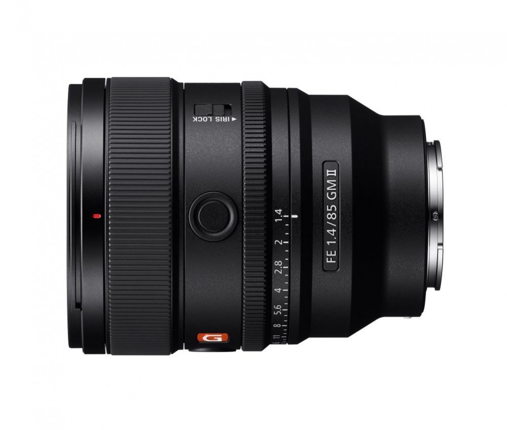 Đây là thế hệ tiếp theo của ống kính 85mm Full-frame trên ngàm E, mang đến độ phân giải cao và hiệu ứng bokeh ấn tượng cùng với tốc độ lấy nét nhanh lý tưởng cho nhiếp ảnh chân dung và quay phim điện ảnh.