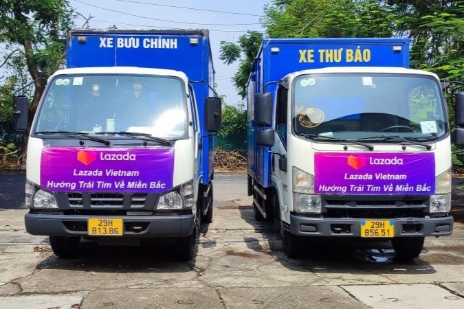 Với tinh thần “tương thân tương ái”, Lazada Việt Nam đã đóng góp khoản ủng hộ tổng giá trị 1,2 tỉ đồng cho Ủy ban Trung ương Mặt trận Tổ quốc Việt Nam, gồm 500 triệu đồng tiền mặt và nhu yếu phẩm thiết yếu trị giá 700 triệu đồng cho hai tỉnh chịu ảnh hưởng nặng nề là Lào Cai và Yên Bái.