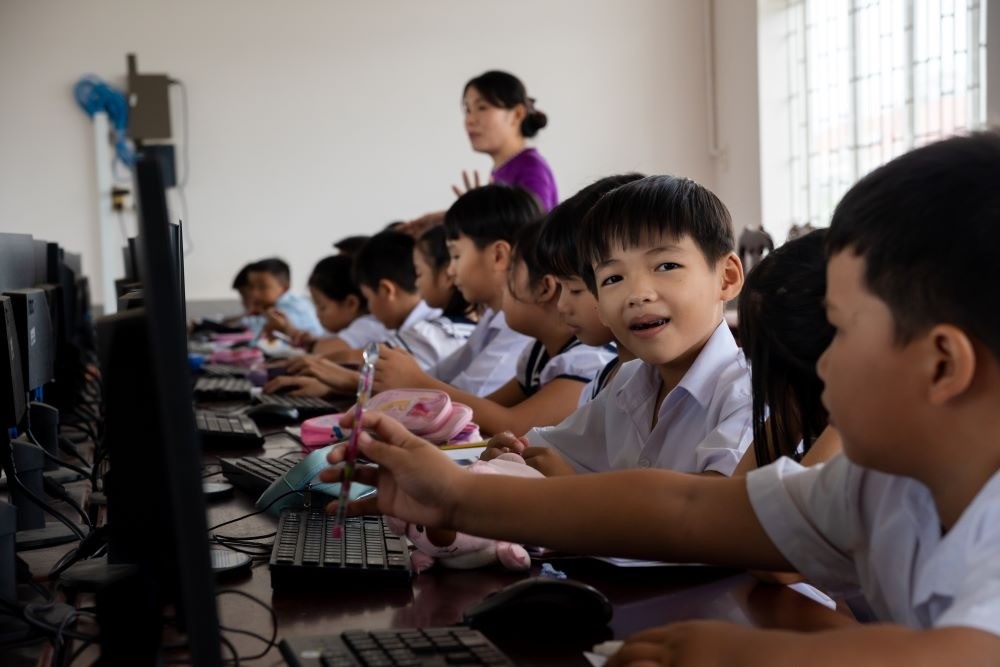 Chương trình internet an toàn được triển khai tại gần 1000 trường tiểu học trên toàn quốc là sự đồng hành rất lớn của FPT Telecom và phụ huynh trên hành trình bảo vệ con trẻ an toàn trên không gian mạng.