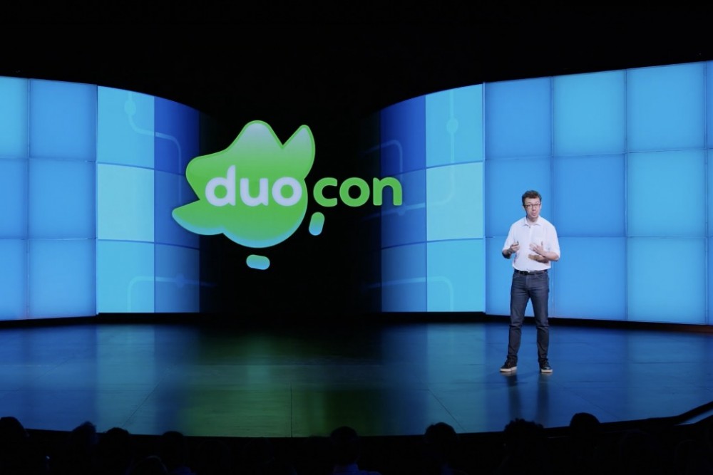 Ông Luis von Ahn, Đồng sáng lập và CEO của Duolingo, phát biểu tại Duocon 2024