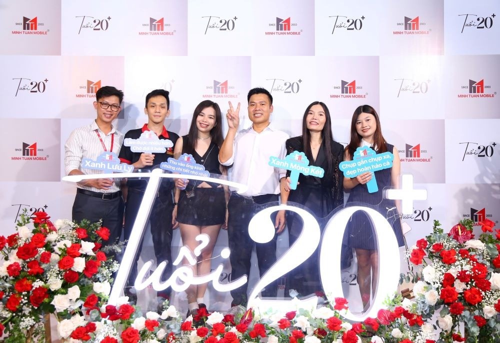Minh Tuấn Mobile giao thành công 200 iPhone 16 series VN/A ngay trong đêm mở bán sớm
