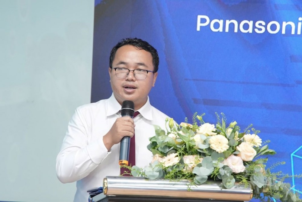 Thầy Lê Thanh Long - Phó Trưởng phòng Công tác sinh viên, Trường Đại học Bách khoa - (ĐHQG - HCM) chia sẻ tại buổi lễ