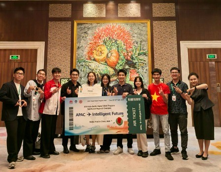 Các sinh viên Việt Nam xuất sắc tại giành giải Nhất tại cuộc thi Tech4Good khu vực Châu Á - Thái Bình Dương và tiến thẳng vào vòng chung kết toàn cầu