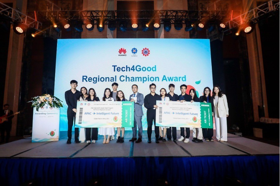 Đội Việt Nam và đội Campuchia cùng xuất sắc dành giải Nhất tại cuộc thi Tech4Good, vượt qua 23 đội đến từ 23 quốc gia để tiến vào vòng Chung kết toàn cầu